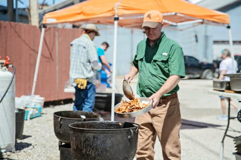 _DEE5447-1-compressed